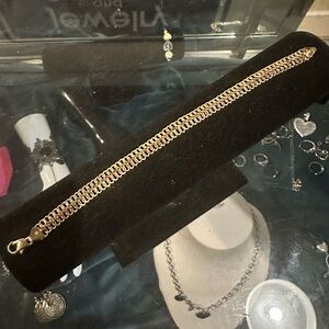 Elegant Gold Chain Bracelet